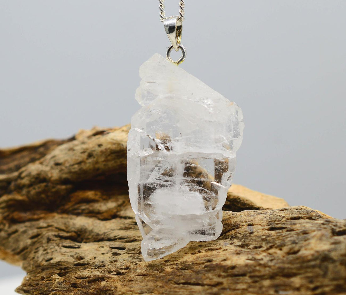 Faden Quartz Tabby DT Pendant