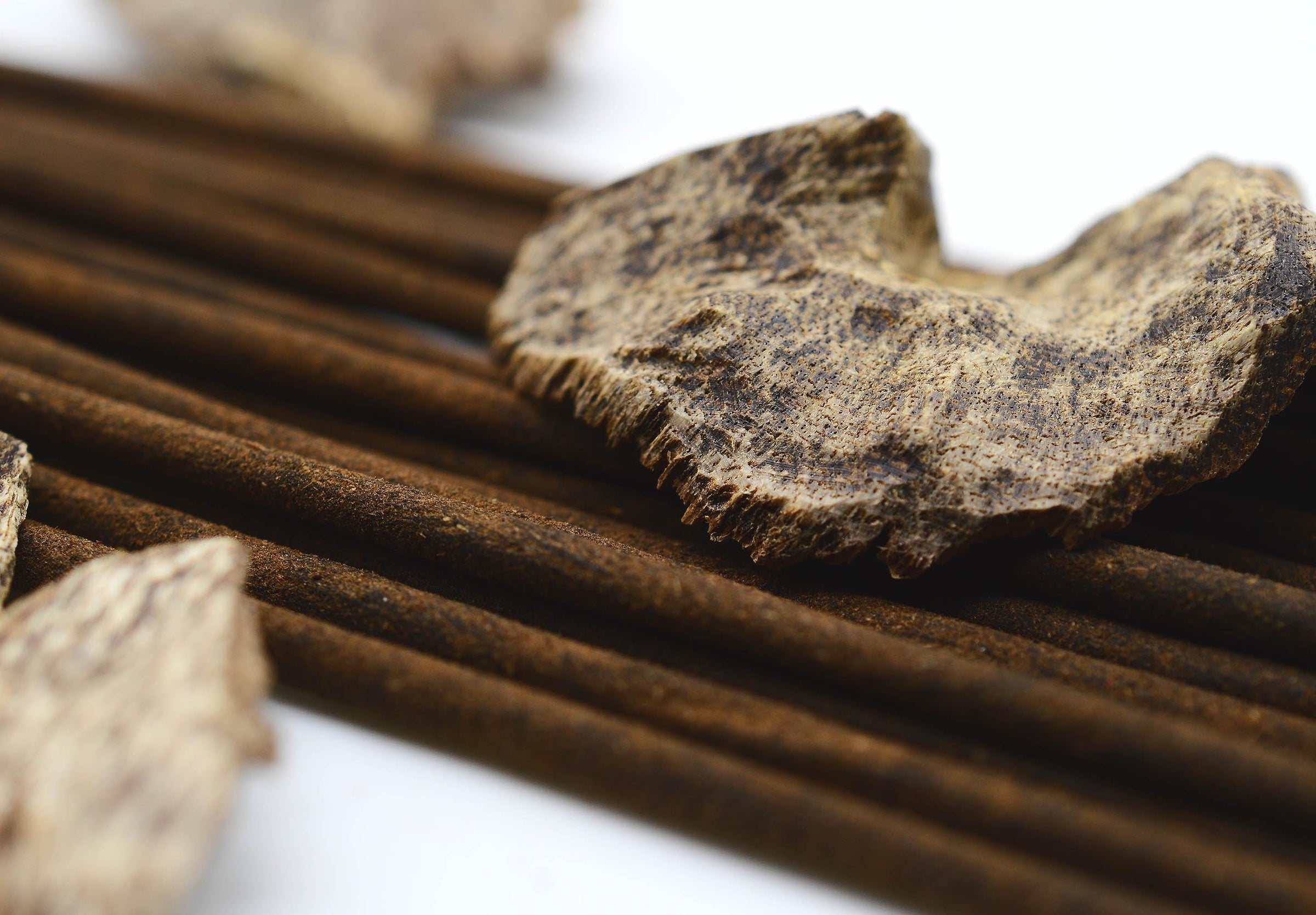 Organic Agarwood - Natural Oudh Incense Sticks - Hand-Rolled Luxury Incense