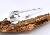 Quartz Vogel Wand in Ethically Hand-Mined Himalayan Quartz