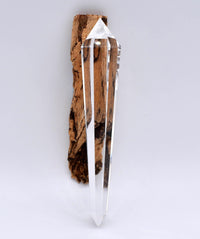 Quartz Vogel Wand in Ethically Hand-Mined Himalayan Quartz