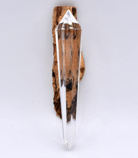 Quartz Vogel Wand in Ethically Hand-Mined Himalayan Quartz