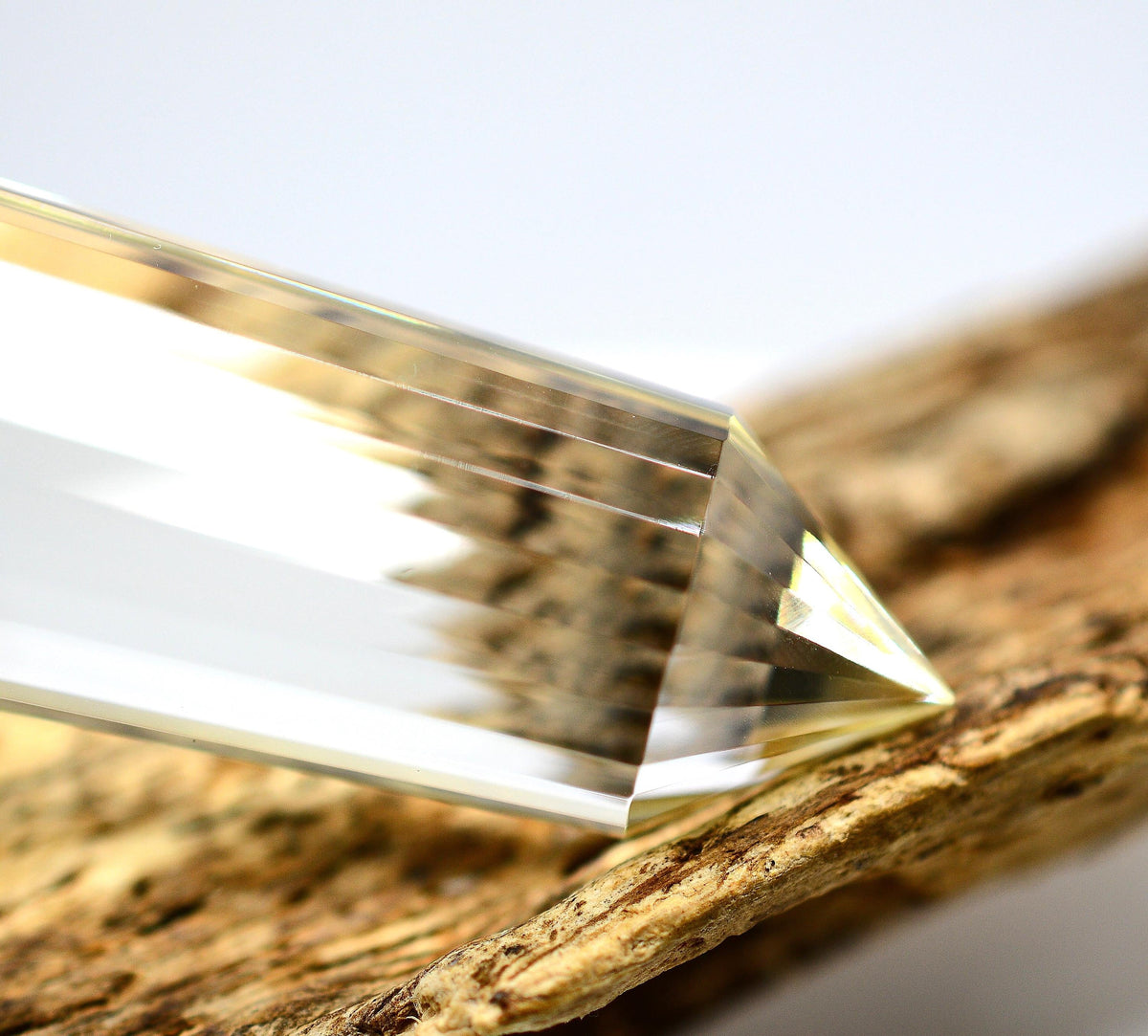 24-Sided Flawless Natural Citrine Vogel Wand: Ethically Mined Hand-Cut Vogel