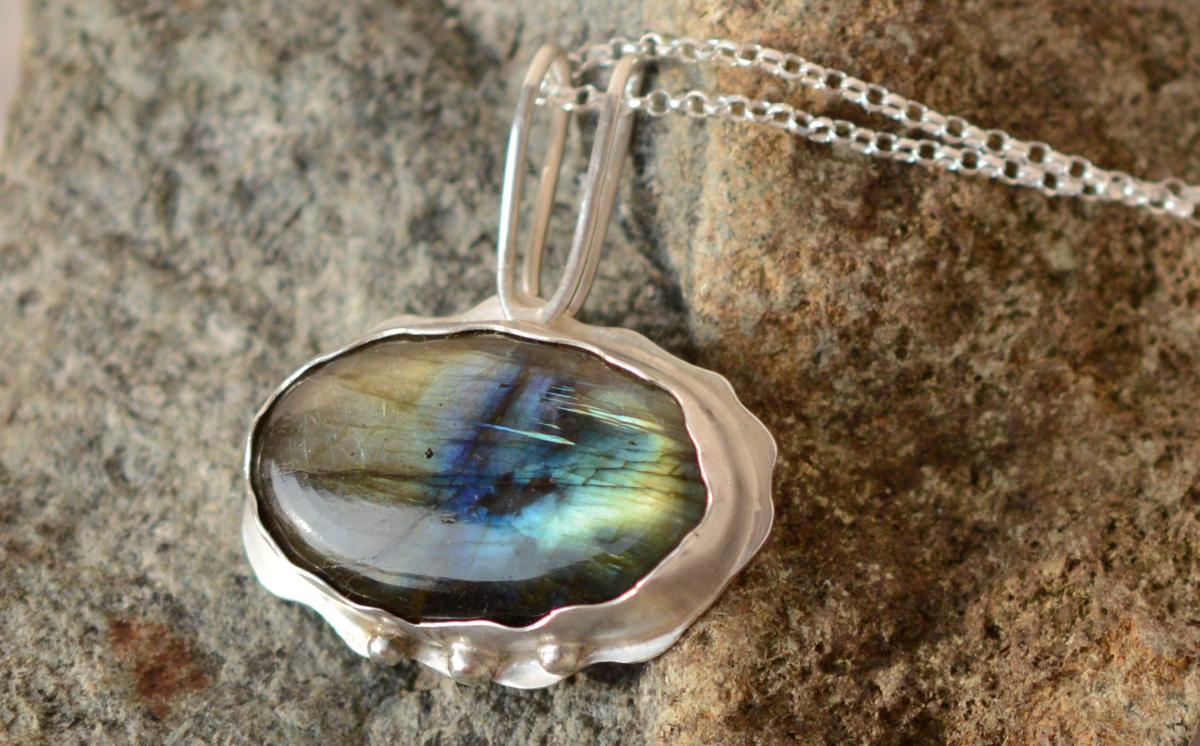 Handmade Labradorite Silver Pendant